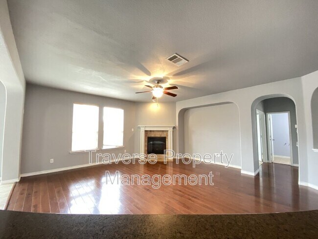Building Photo - 601 Port Royale Way