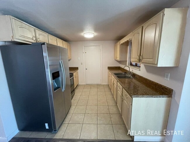 Building Photo - 4435 S Anjelina Cir