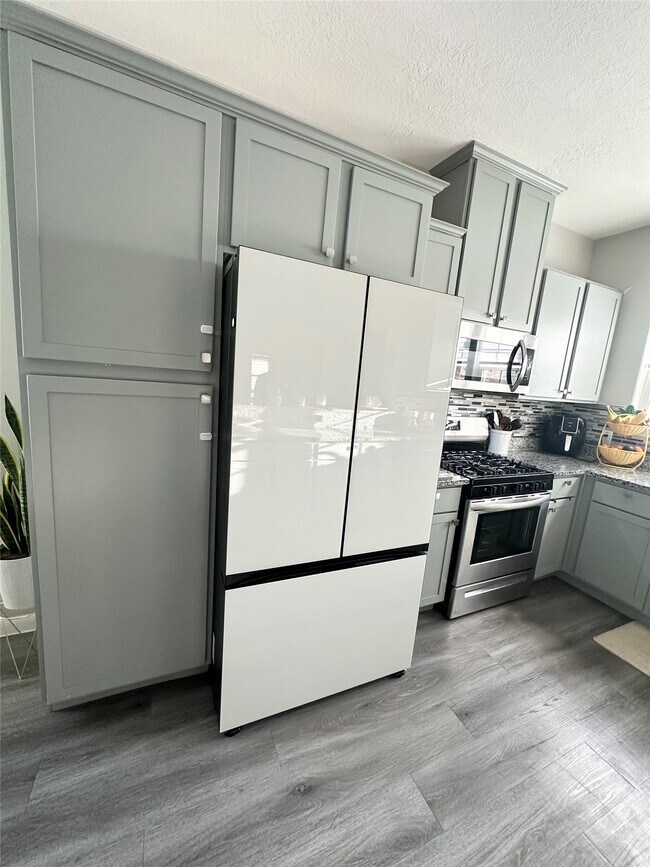 Building Photo - 844 Rd 5109