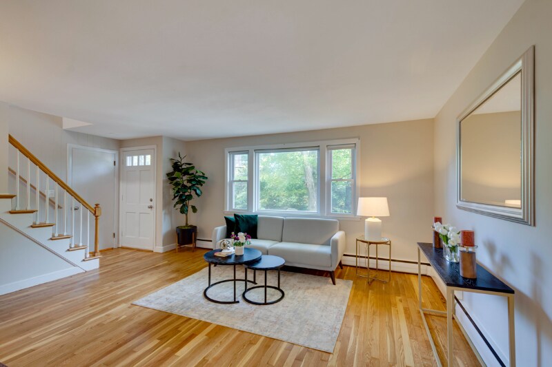 Building Photo - 215 Blue Hill Dr