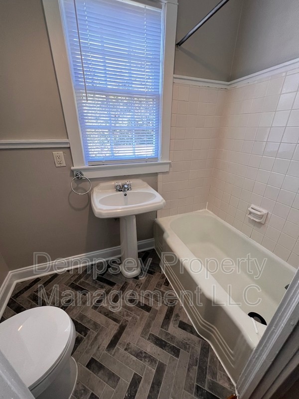 Building Photo - 316 Caplewood Dr