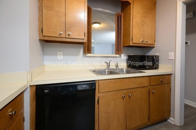 Building Photo - 13 Tarawa Terrace