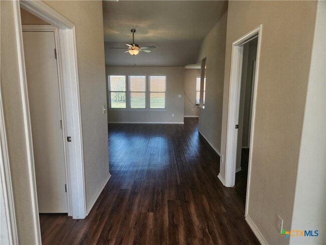 Building Photo - 2320 Petersburg Ln