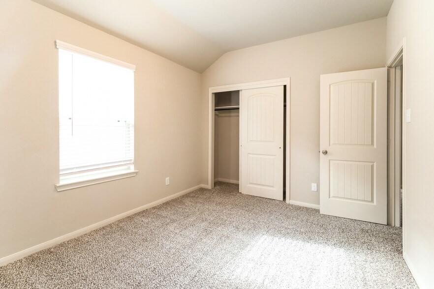Building Photo - 7946 Fijian Cypress Dr