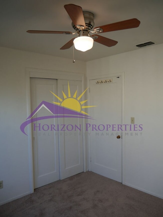 Building Photo - Unique 3 Bed 1.5 Bath 1,173 Sq. Ft. South Sacramento Home in Freeport Village