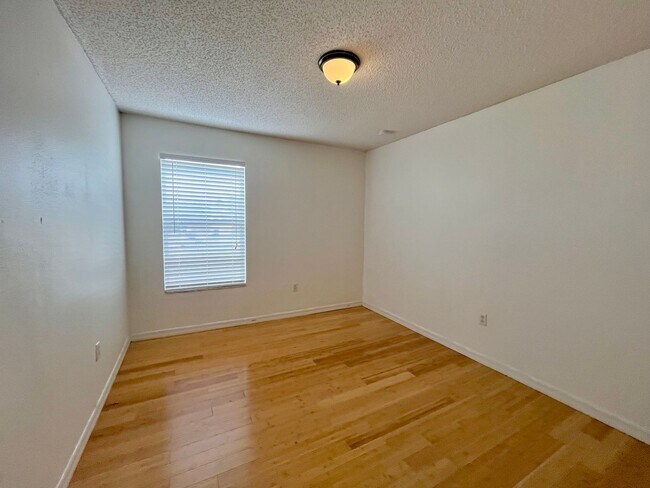 Building Photo - Beautiful 4 Bedroom Home in Maple Chase – Cypress Woods, Poinciana, FL