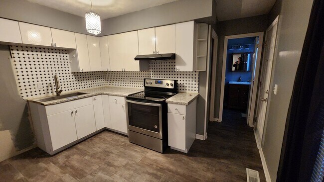 Building Photo - Perfect Home