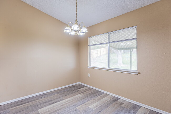 Building Photo - 14719 Highland Peak