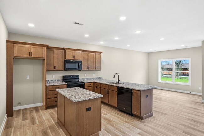 Building Photo - 1048 Stonehaven Dr