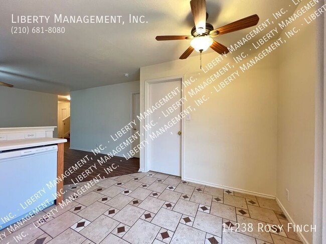 Building Photo - Roomy 4 bed, 2.5 bath on a cul-de-sac!