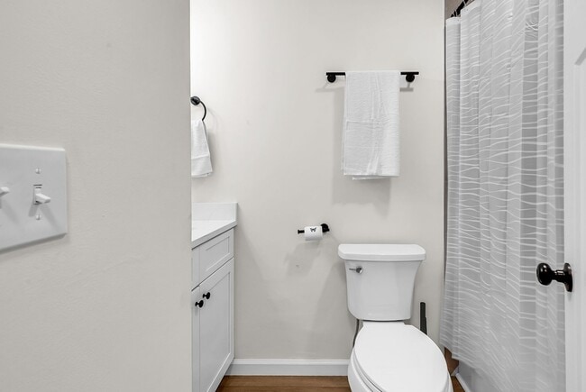 Building Photo - 2408 Causey Dr