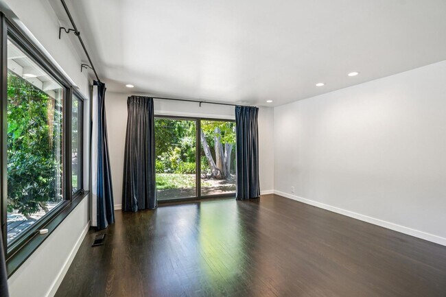 Building Photo - Renovated Linfield Oaks Retreat with Private Garden and Guest Studio