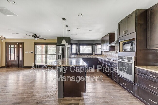 Building Photo - 112 W Mimosa Cir