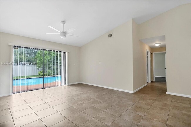 Building Photo - 681 Thornridge Ave