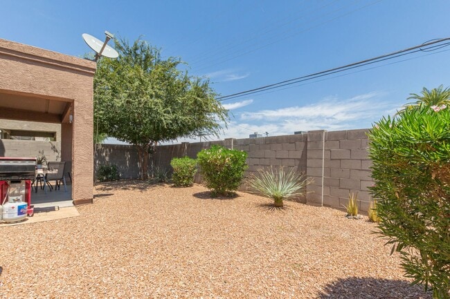 Building Photo - STUNNING 2 story home in Mesa! Plenty of s...
