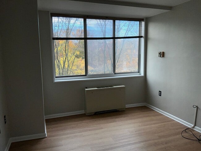Building Photo - Luxury 2-bedroom 2-bath condo in Grosvenor...