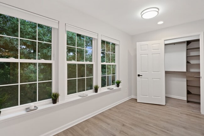 Guest bedroom/office space with large closet - 3309 Wyndham Cir