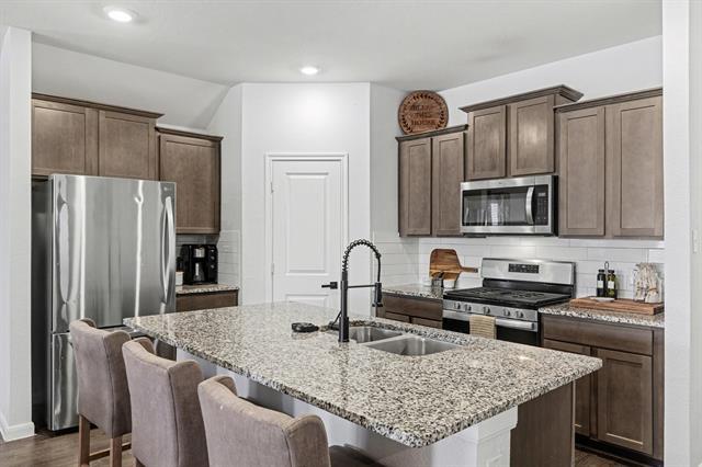 Building Photo - 706 Spur Ridge