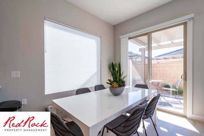 Building Photo - 2 Bedroom Fully Furnished Home In Sun River Community for 55 years and older with a firm 6 Month ...