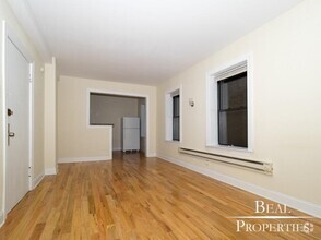 Building Photo - 0 bedroom in CHICAGO IL 60610