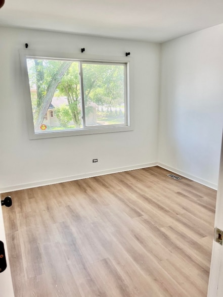 Building Photo - 29W640 Winchester Cir N