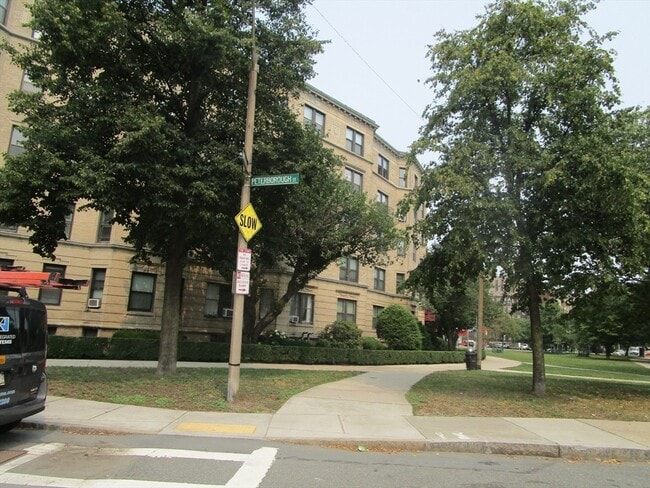 Building Photo - 24 Peterborough St