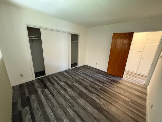 Building Photo - 1549 Princeton St