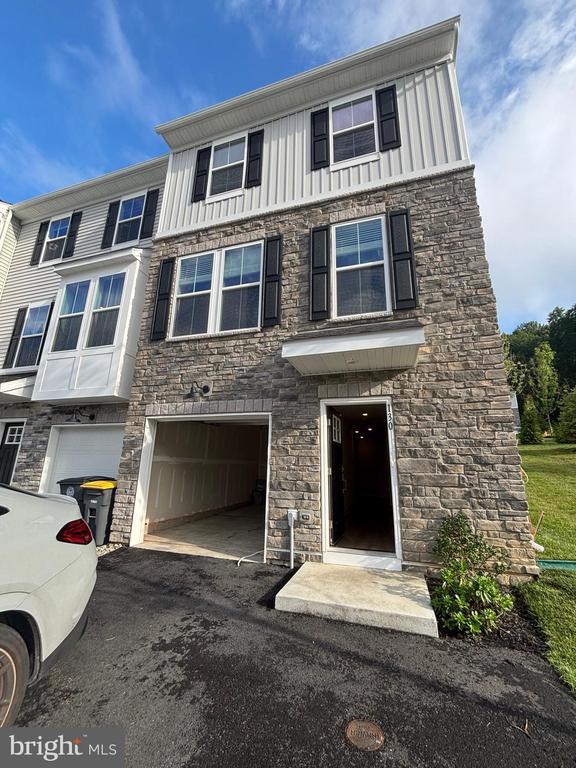 Building Photo - 130 Abramo Victor Dr