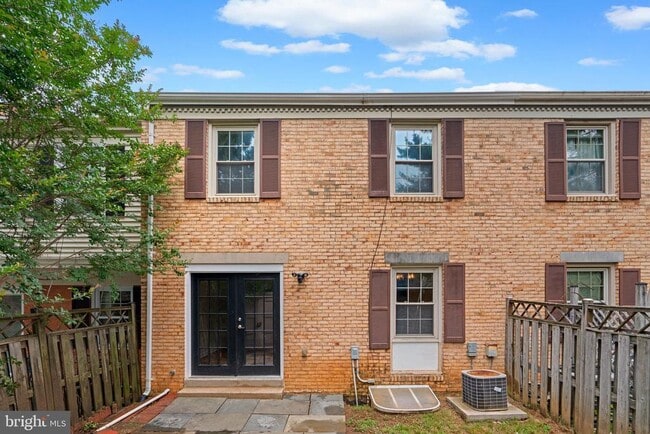 Building Photo - 16 Cornerwood Ct