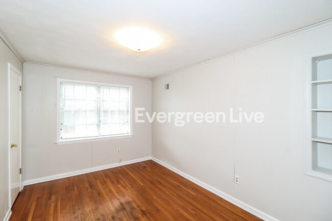 Building Photo - 5013 Knight Arnold Rd