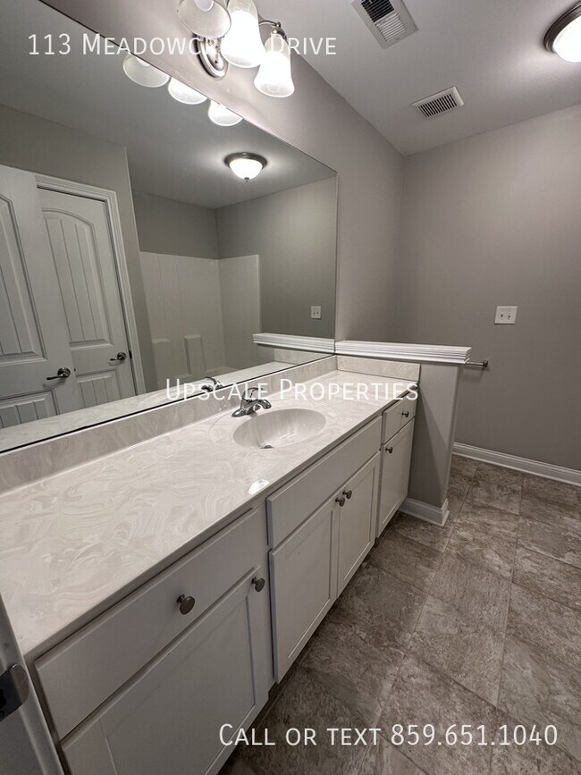 Building Photo - 113 Meadowcrest Dr