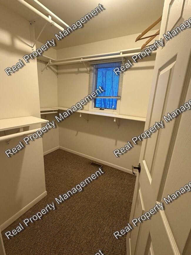 Building Photo - Large Three Bedroom Crown Point Duplex