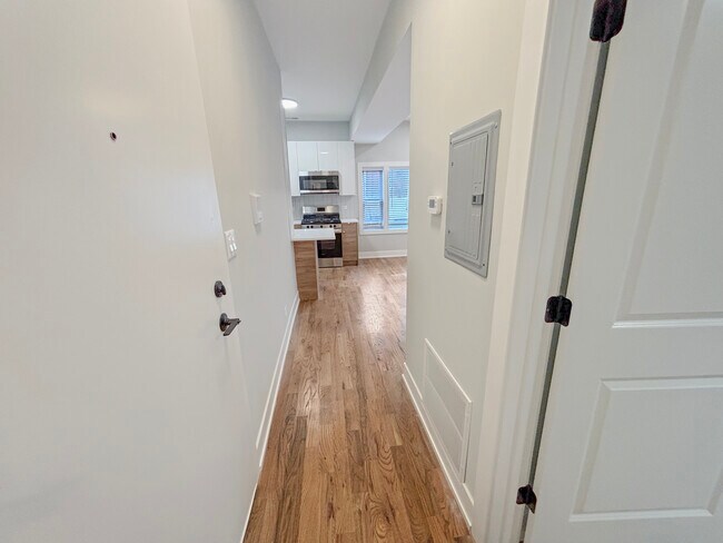 Building Photo - 2127 W 18th St