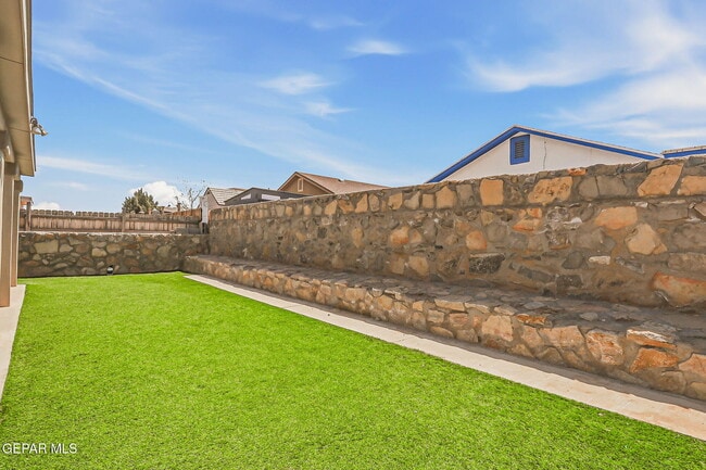 Building Photo - 12748 Tre Maximiliano Ave