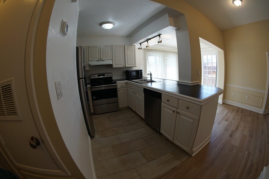 Building Photo - 6158 Sandcrest Cir
