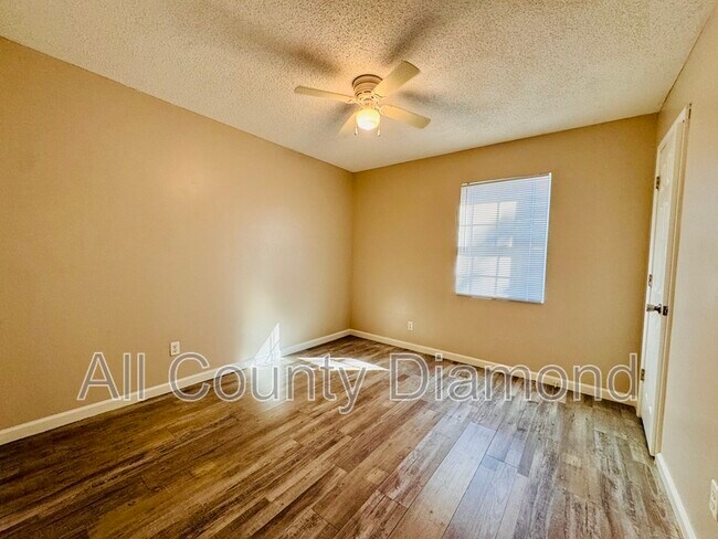 Building Photo - 167 Lauren Ln