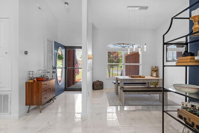 Building Photo - 2442 Raider Ln