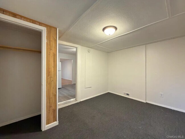 Building Photo - 18 Bedford Ave