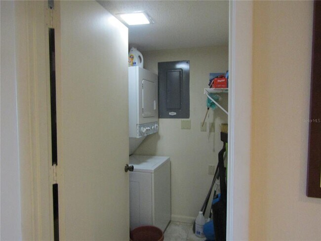 Building Photo - 5235 Willow Links