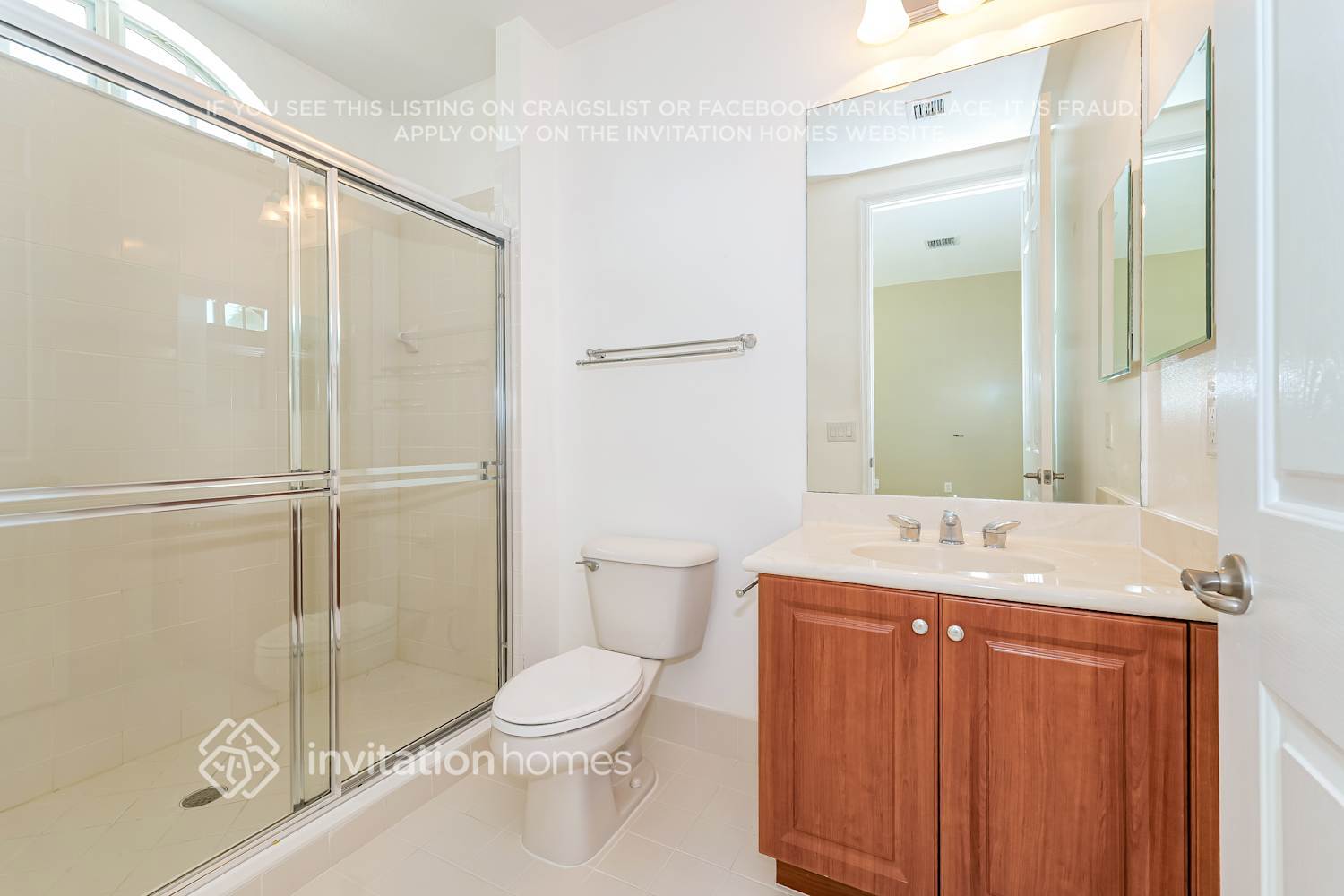 Building Photo - 2564 Gardens Pkwy