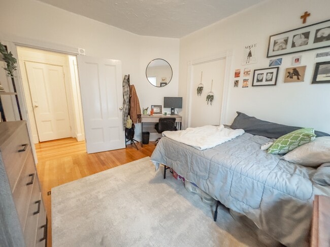 Building Photo - 12 Hamlin St