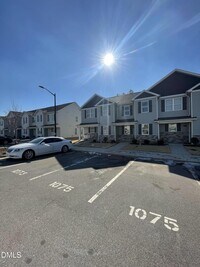 Building Photo - 1064 Peony Ln