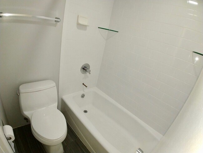 Building Photo - Updated 3 Bedroom Condo in the Wimbledon N...