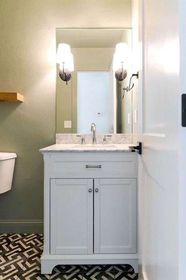 Building Photo - 4 Bedroom 2.5 Bath 2 Car Garage in Quail C...