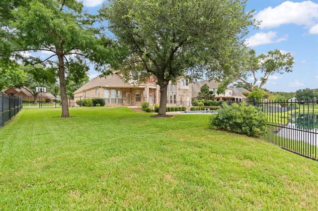 Building Photo - 905 Brazos Dr