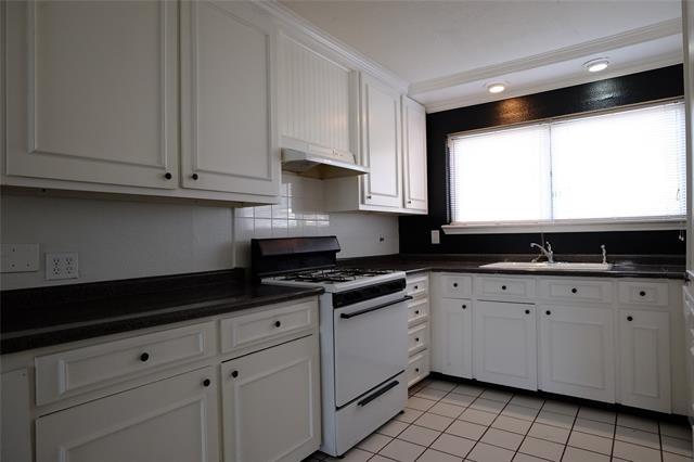 Building Photo - 3401 Princeton Dr