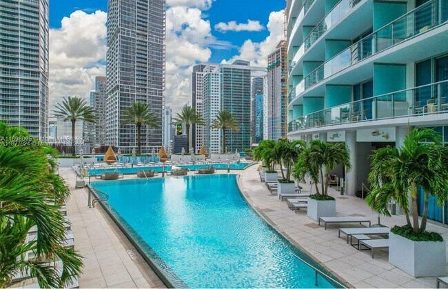 Building Photo - 200 Biscayne Blvd Way