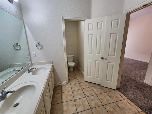 Building Photo - 3216 Chesington Dr