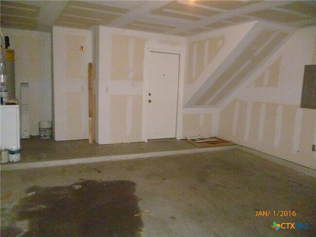 Building Photo - 2667 Hunt St