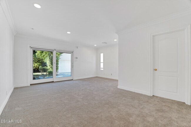 Building Photo - 6045 Sunnyslope Ave